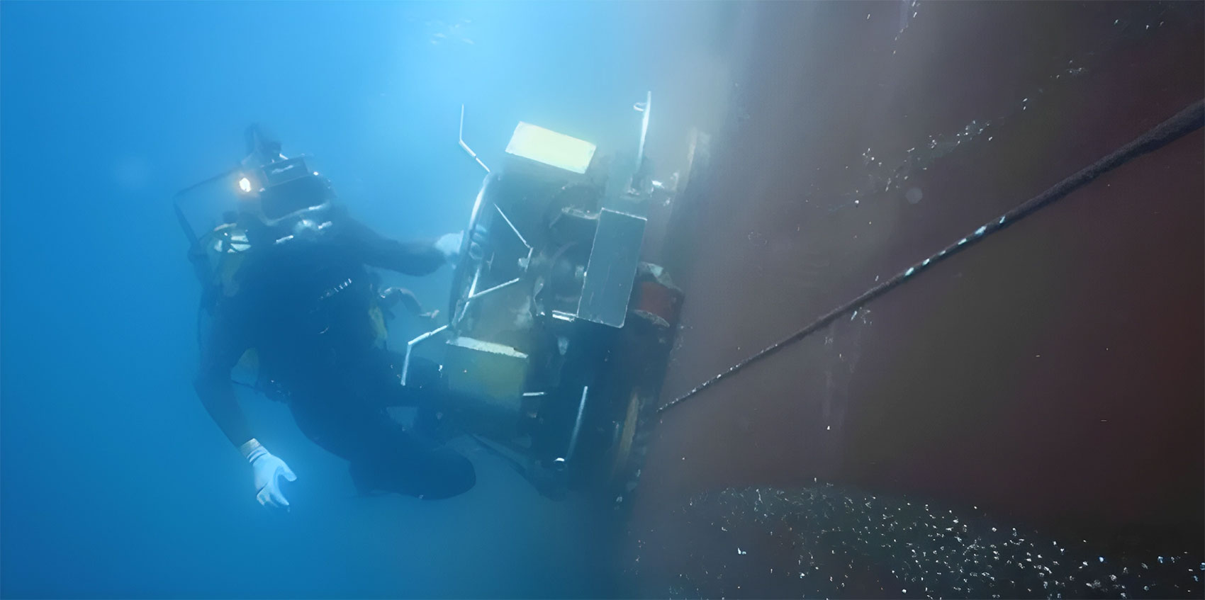 hull of ship singapore | diving solution