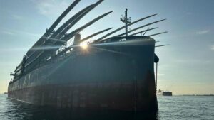 high_pressure_water_jet_above_waterline_hull_cleaning_singapore-245